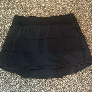 Black Lululemon tennis skirt size 10 great condition